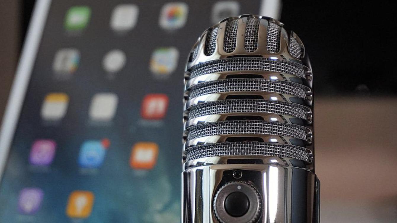 The Best Podcasts for Your Commute